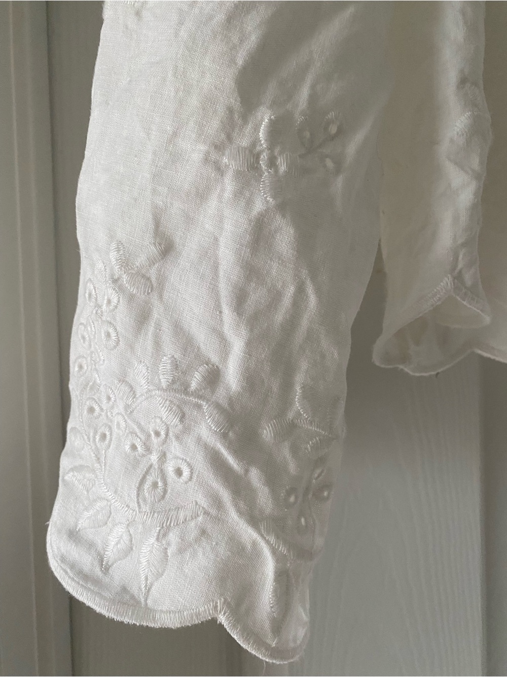 Christian Siriano White Embroidered Blouse Tie Front Sz S Romantic Linen Boho - Picture 2 of 8